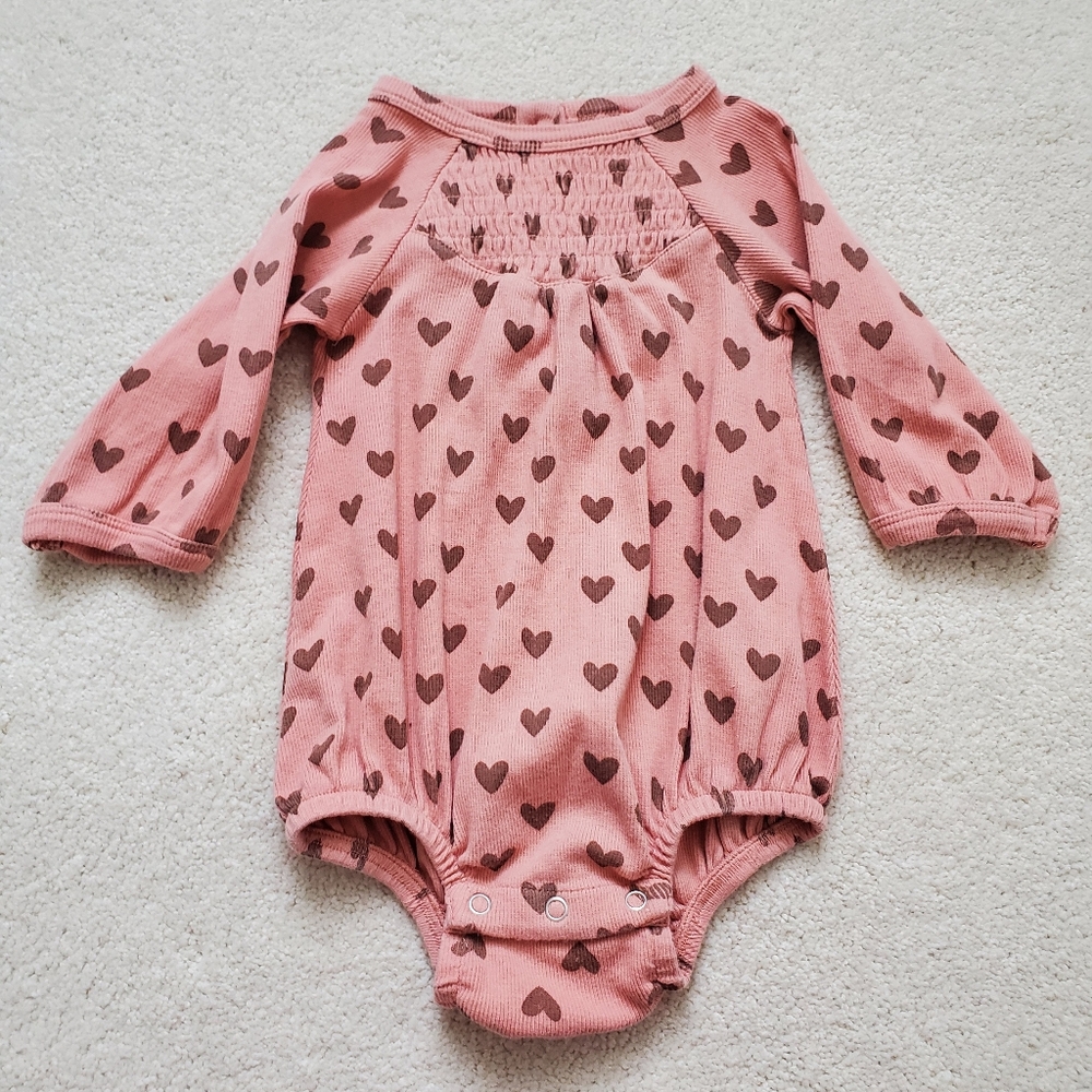 Kate Quinn Baby Girls Ribbed Smocked Heart Bodysuit sz6-12m - Picture 2 of 12